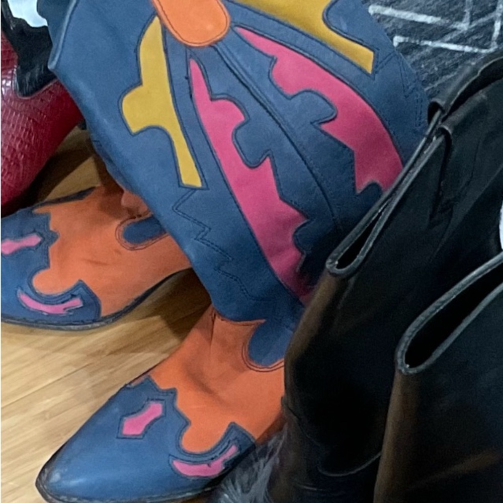Various boots - Picture 3 of 4